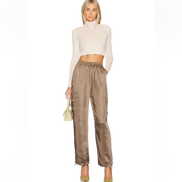 Superdown Rita Cargo Pants Olive green satin track jogger pull on Revolve NWT - Picture 2 of 11